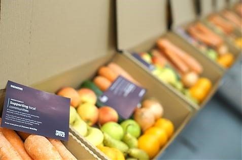 Fruitful Office supports Siemens Mobility in school Christmas fruit and vegetable box initiative
